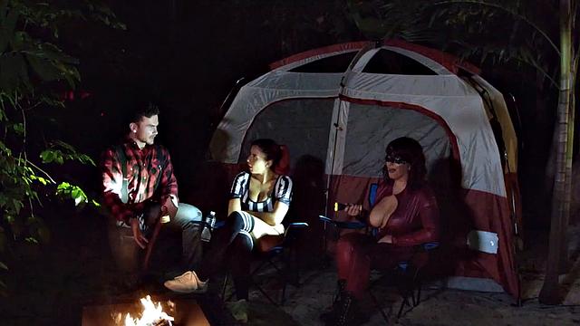 Amateur nympho babes got pussies pounded outdoor