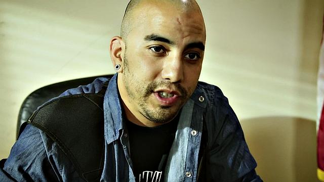 Busty criminal cockrides after sucking in couple