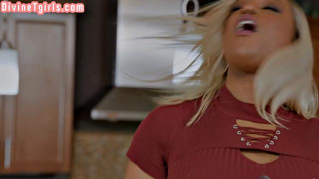 Stunning bigtitted ebony assfucked by her BF