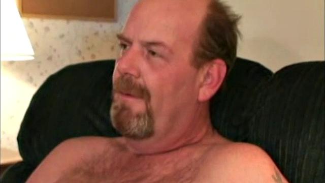 What a pleasant person this guy is to be around. He's 42 years old, 6'7"and 220 pounds. Right now Dan is working construction, but wants to continue his education and become a psych nurse. He loves, but is very curious.