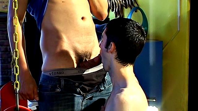 Kaleb Gets Pounded & Drenched - Kaleb Scott, Ian Madrox