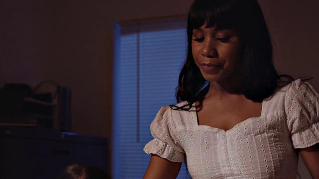 Ebony les babe pussylicked by busty MILF in her office