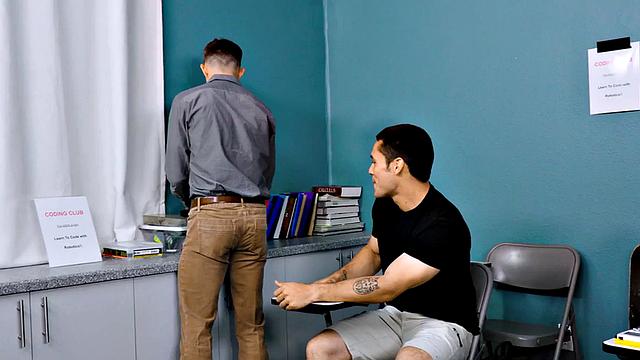 Muscled bottom sucks during sex in college