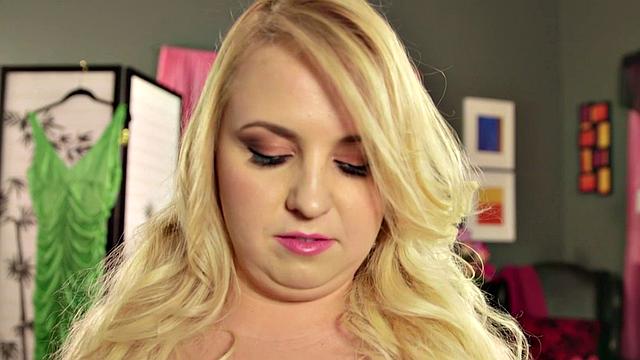 Nikky Wilder: Center Attention