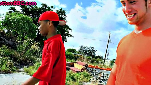 Hairy Nubian assfucked outdoors in pickup anal sex