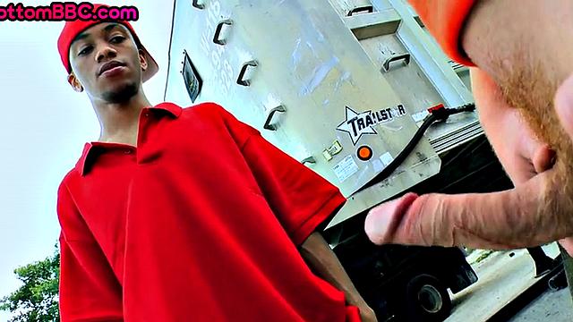 Hairy Nubian assfucked outdoors in pickup anal sex