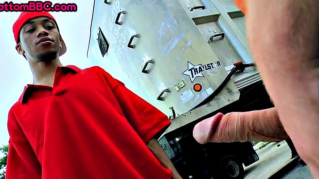 Hairy Nubian assfucked outdoors in pickup anal sex