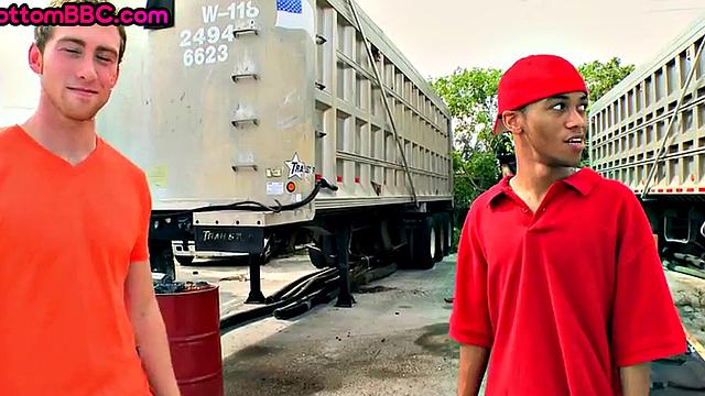 Hairy Nubian assfucked outdoors in pickup anal sex