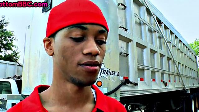 Hairy Nubian assfucked outdoors in pickup anal sex