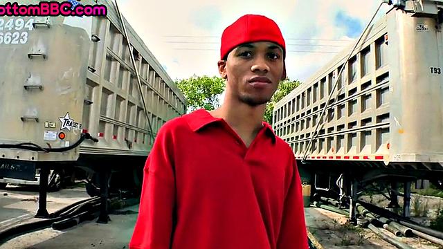 Hairy Nubian assfucked outdoors in pickup anal sex