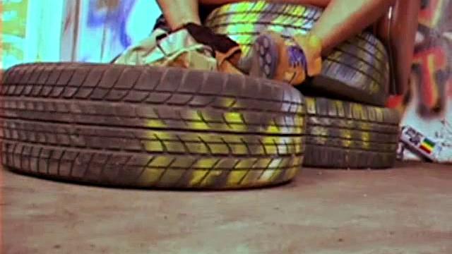 стройный азиатский гей отсасывает и получает горячий конч на грудь