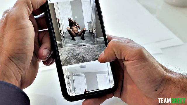 Учитель трахает Наталию Никс после горячей переписки на видео чатах с Джонни Каслом.