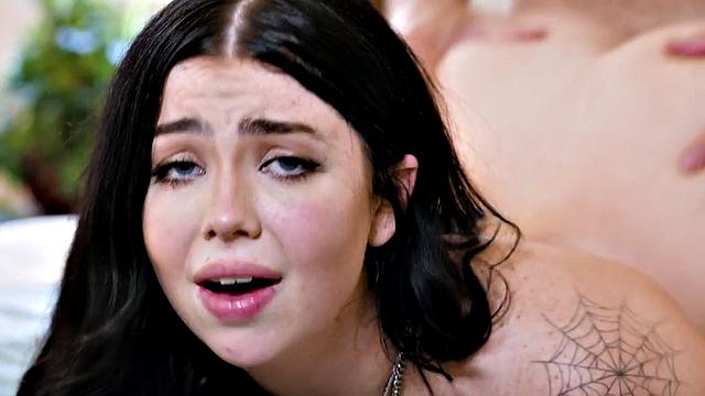 Inked goddess cuntfucked in doggystyle after foreplay