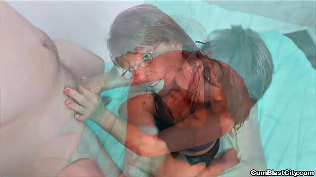 Cougar Jules Cum Bath