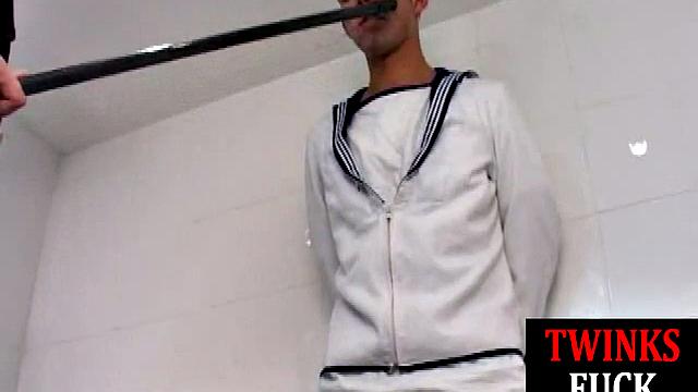 Юркий морячок отсасывает, а капитан выдает спермой по расписанию