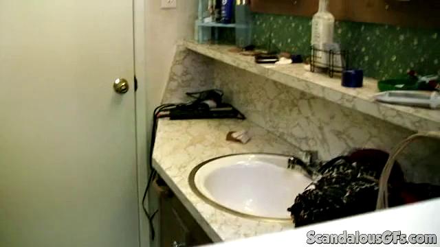 Sexy Girl Gets Filmed In the Shower