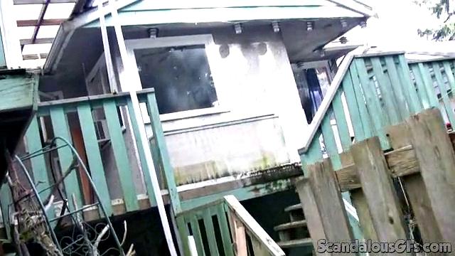 Sexy Girl Gets Filmed In the Shower