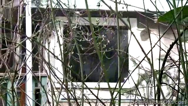 Sexy Girl Gets Filmed In the Shower