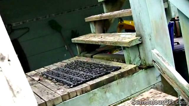 Sexy Girl Gets Filmed In the Shower