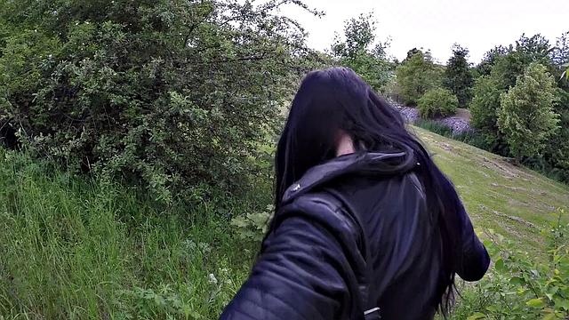 British Babe Gets Creampied Outside