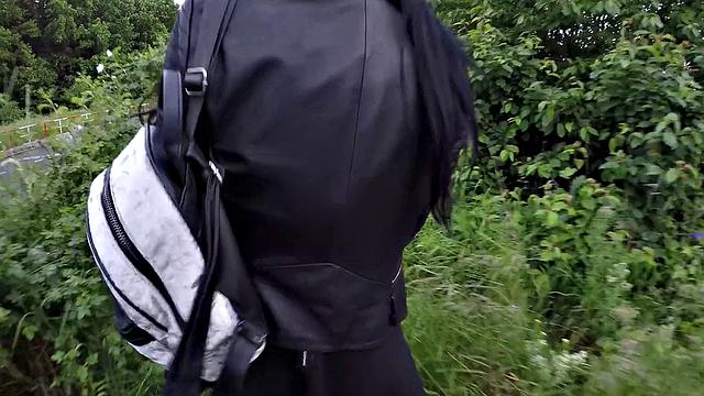 British Babe Gets Creampied Outside