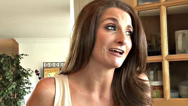 SSEXY MOMMA - Silvia Eats Step Lucy's Twat!