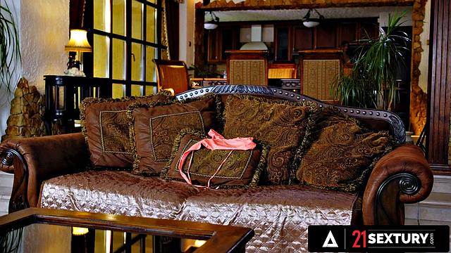 21 SEXTURY - Kitana Lure Oils Up Alexa Flexy & Eats Her Pussy in the Sun