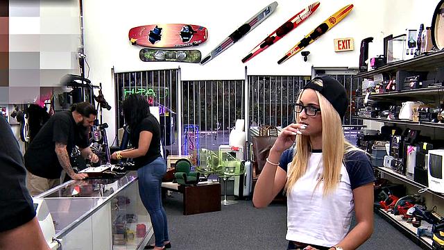 Pawnshop lady enjoys sucking big dick to buy stuff for free