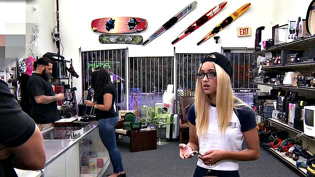 Pawnshop lady enjoys sucking big dick to buy stuff for free