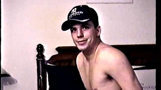 Винни умело отсасывает Спайку, шутит про размер и не забывает про финал