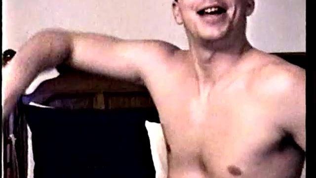 Винни умело отсасывает Спайку, шутит про размер и не забывает про финал