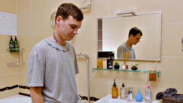 SISPORN. Stunning minx forgets conflict thanks to stepbros dick