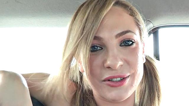 Anal dyke seduces perverted lez bae b4 licking her wet pussy