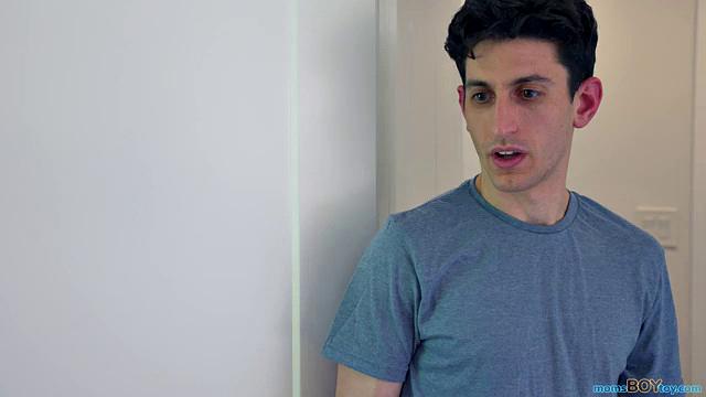 Bathing Stepmom - S1:E7