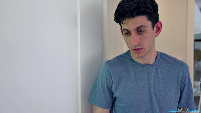 Bathing Stepmom - S1:E7