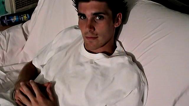 Evan Heinze'S Toes Curl With Explosive Cumshots!