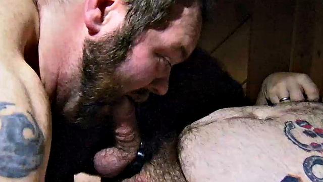 In his first ever amateur gay porn video, Topher Phoenix hooks up with Daddy Zev. Its clear Zev is a verbal pig, who knows what he wants and how to get his piglet to give it to him.