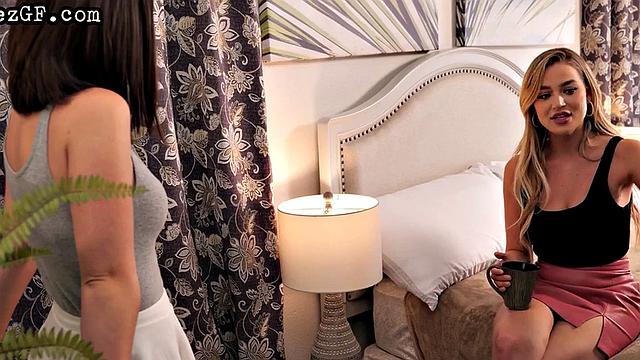 Big Booty Lez Babe Pusyeaten in 69 Pose after Fingering