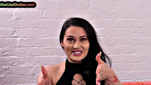 Busty CFNM domina in lingerie and heels pegs sub