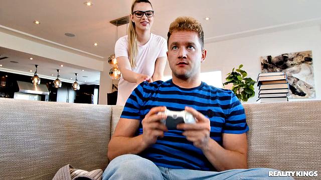 Hot Nerd Watches Gamer Girlfriend
