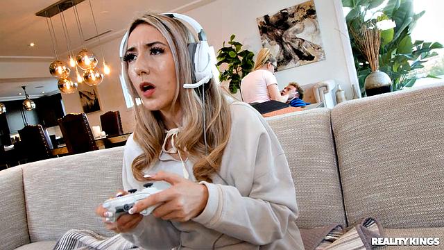 Hot Nerd Watches Gamer Girlfriend