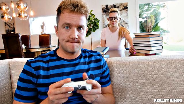 Hot Nerd Watches Gamer Girlfriend