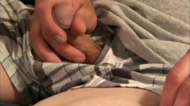 джим получает дрочку от зрелого мужика