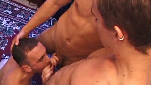Dick Sucking Threeway