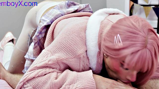 Sweet trap surrenders to hunk