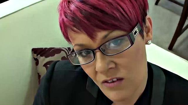 рыжая секретарша Bree Branning получает жёсткий трах на работе