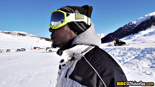 roundass inked cutie rides BBC