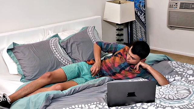 посмотри, как опытный мужик учит трахаться по-взрослому