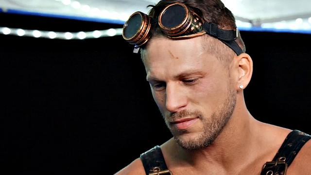 Asian Tranny babe with big boobs barebacked outdoor