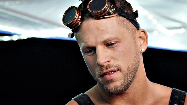 Asian Tranny babe with big boobs barebacked outdoor